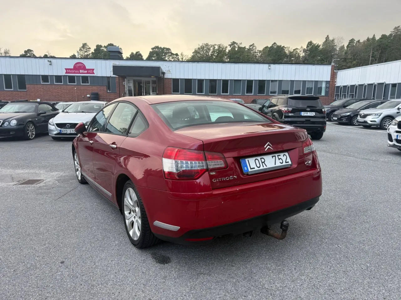 Vehicle image 4