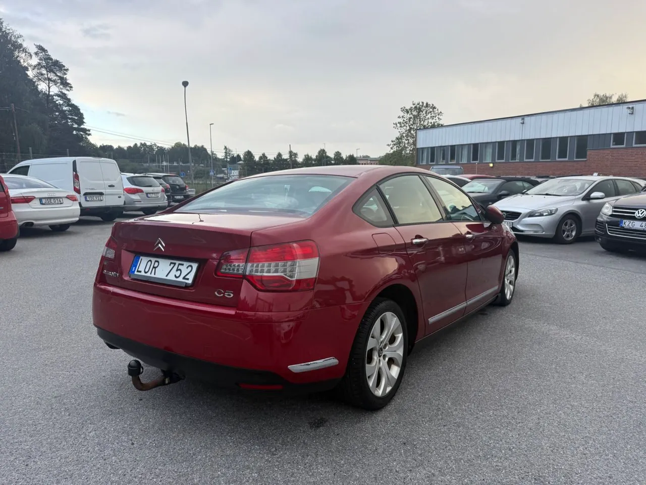 Vehicle image 5