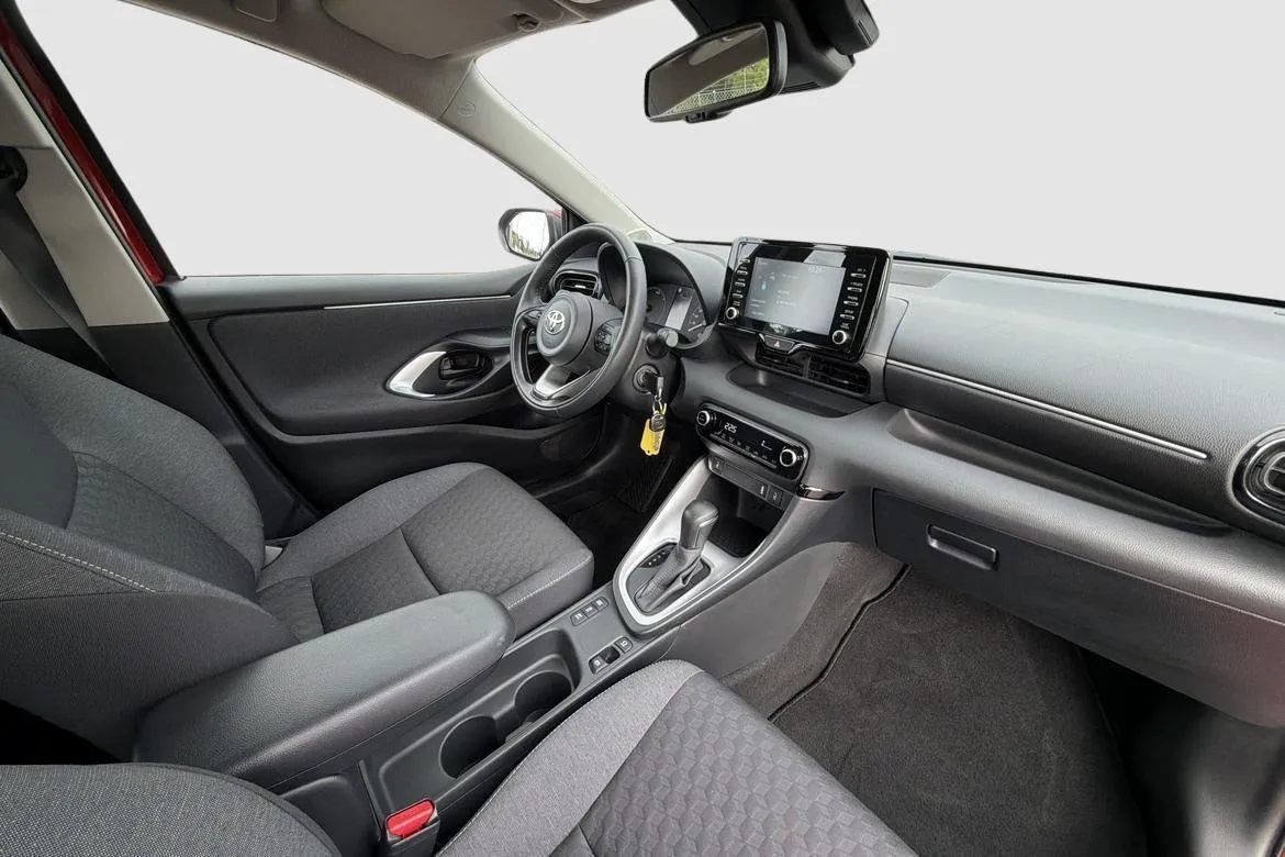 Vehicle image 6