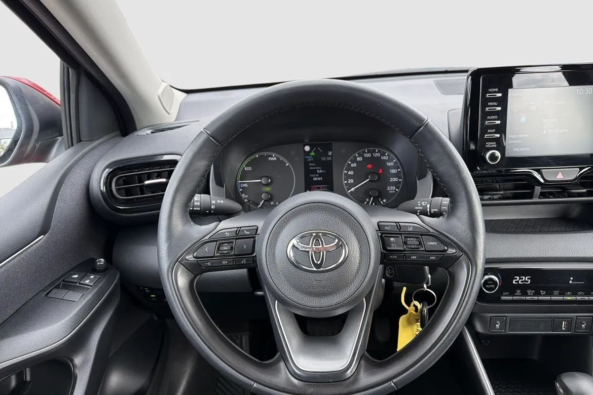 Vehicle image 10