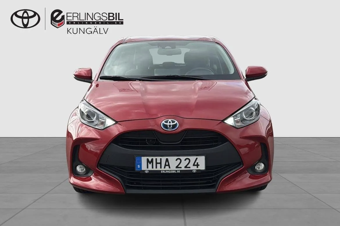 Vehicle image 5