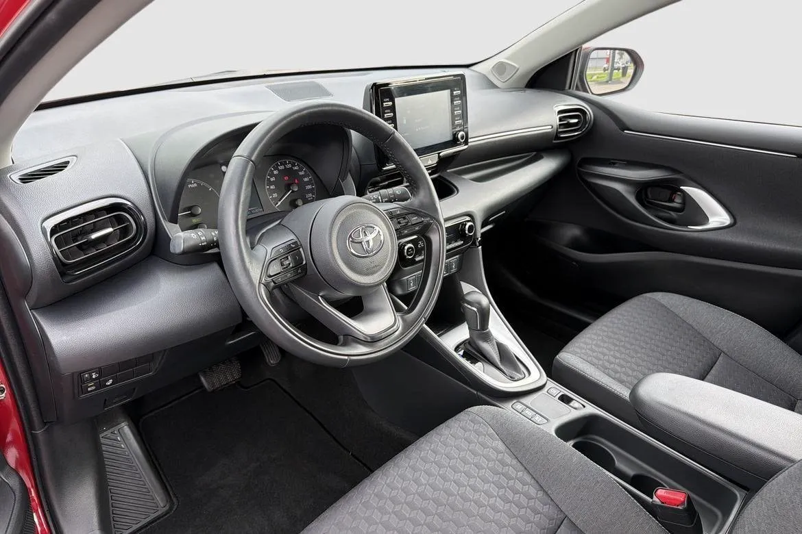 Vehicle image 7