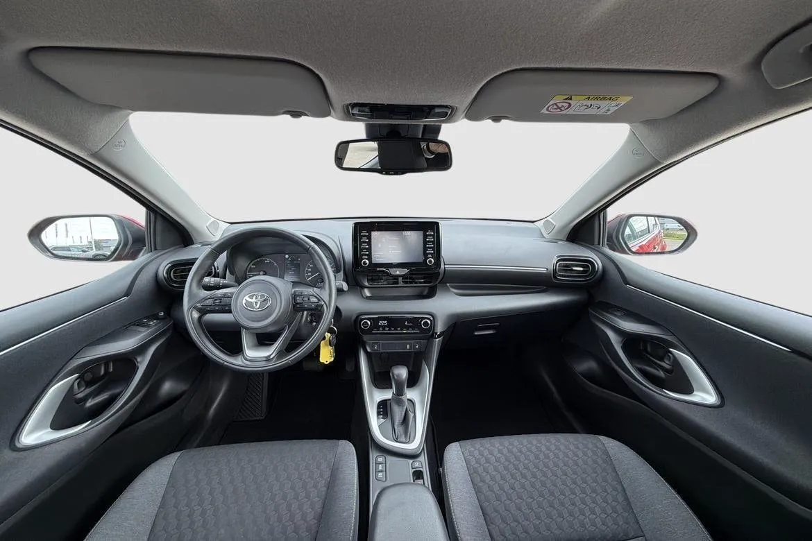 Vehicle image 9