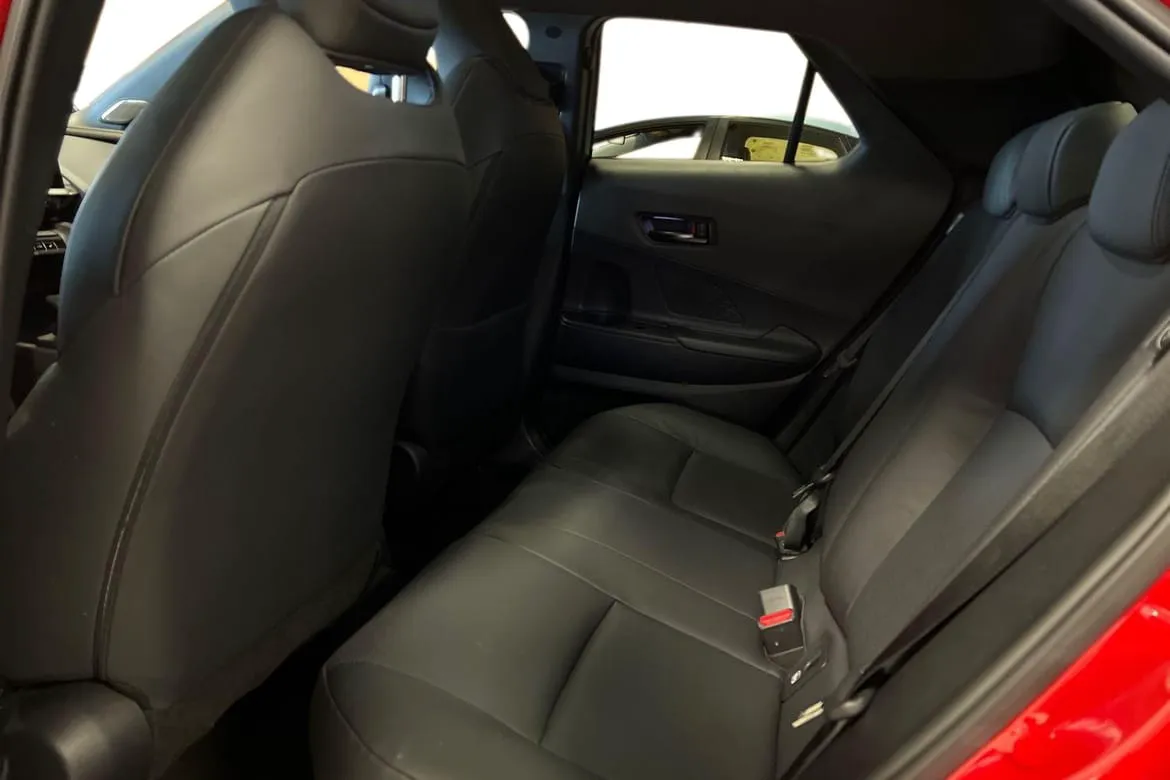 Vehicle image 12