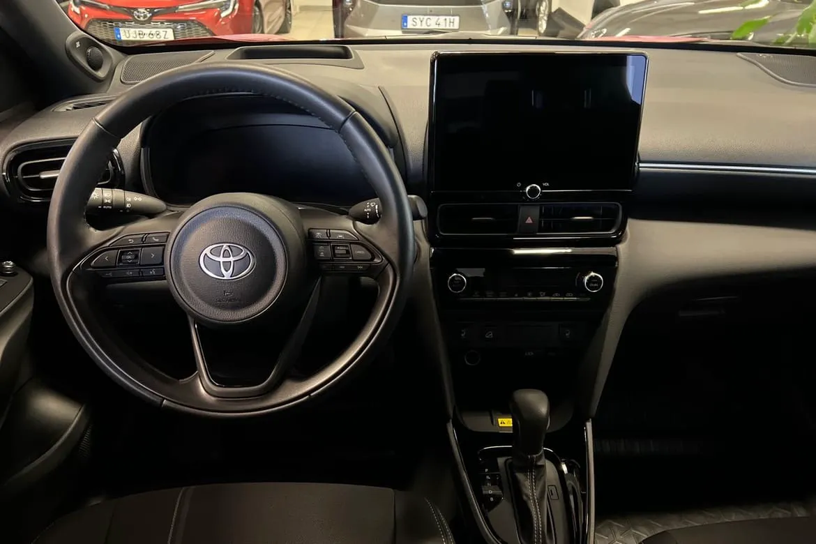 Vehicle image 14