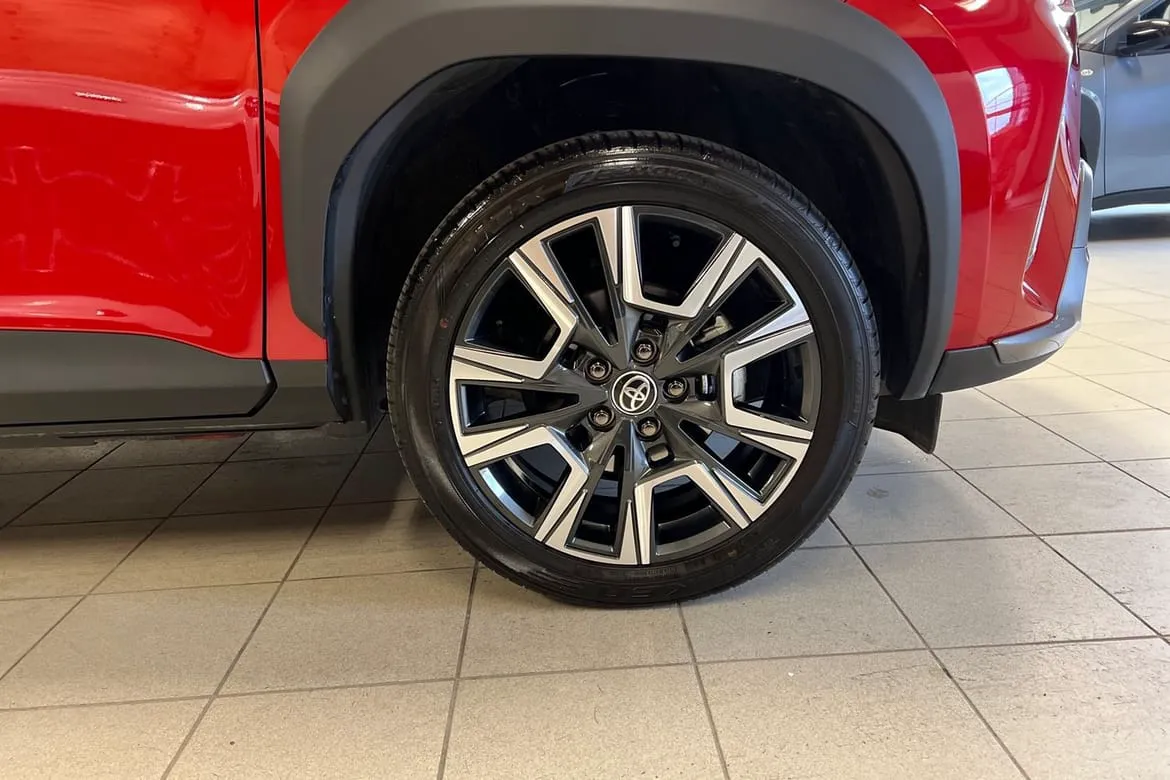 Vehicle image 16