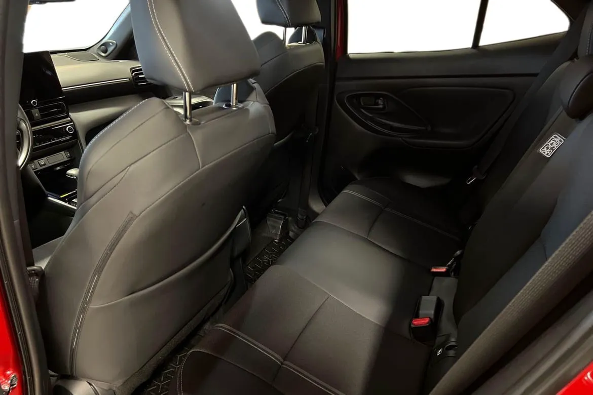 Vehicle image 12