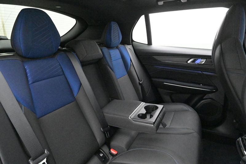 Lynk & Co 01 bild 21