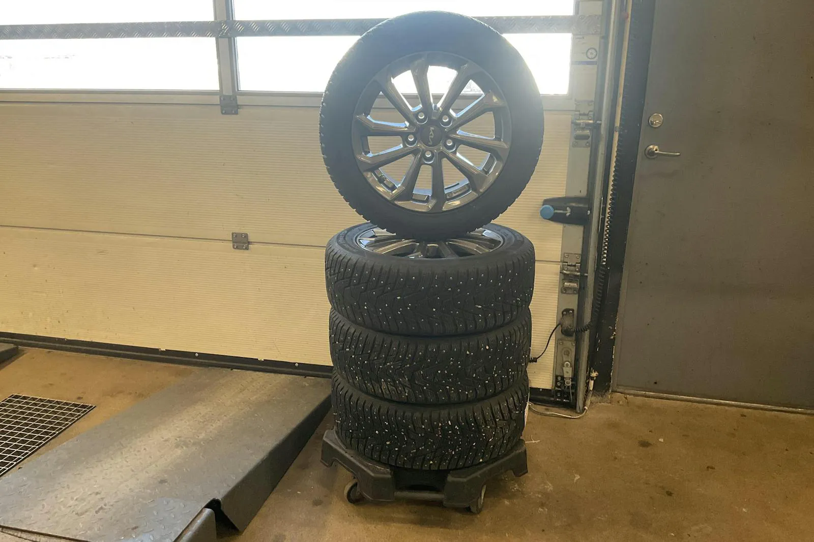 Vehicle image 21