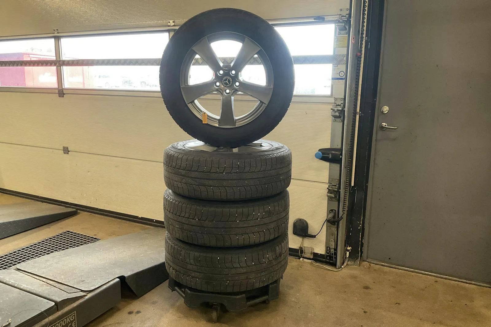 Vehicle image 21