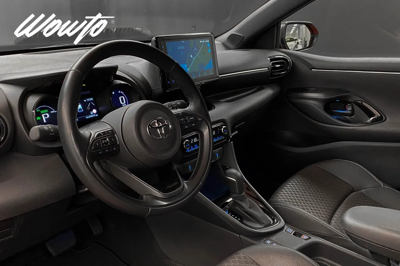 Vehicle image 6