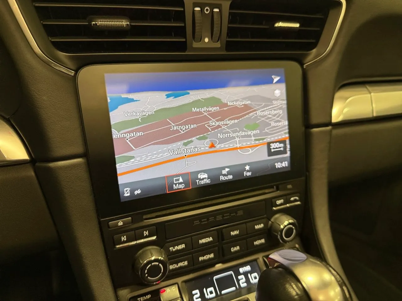 Vehicle image 18