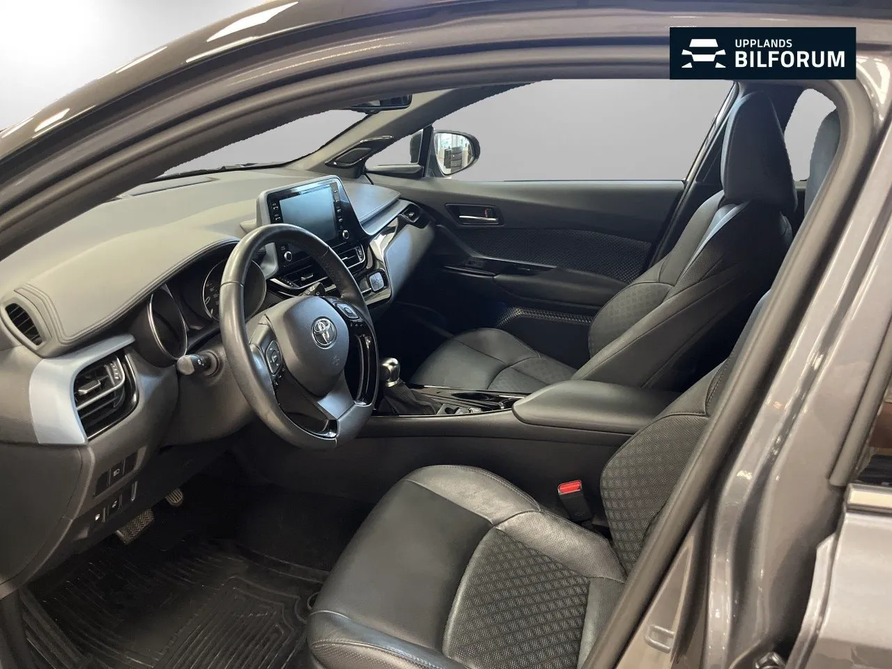 Vehicle image 7