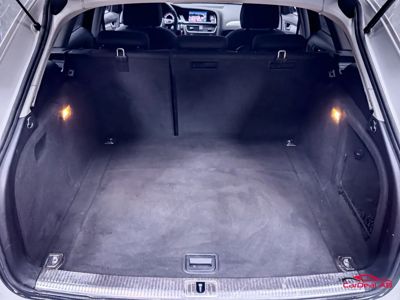 Vehicle image 16