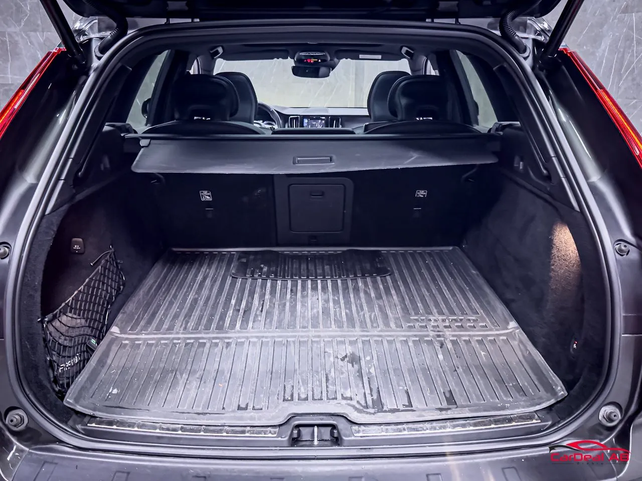 Vehicle image 16