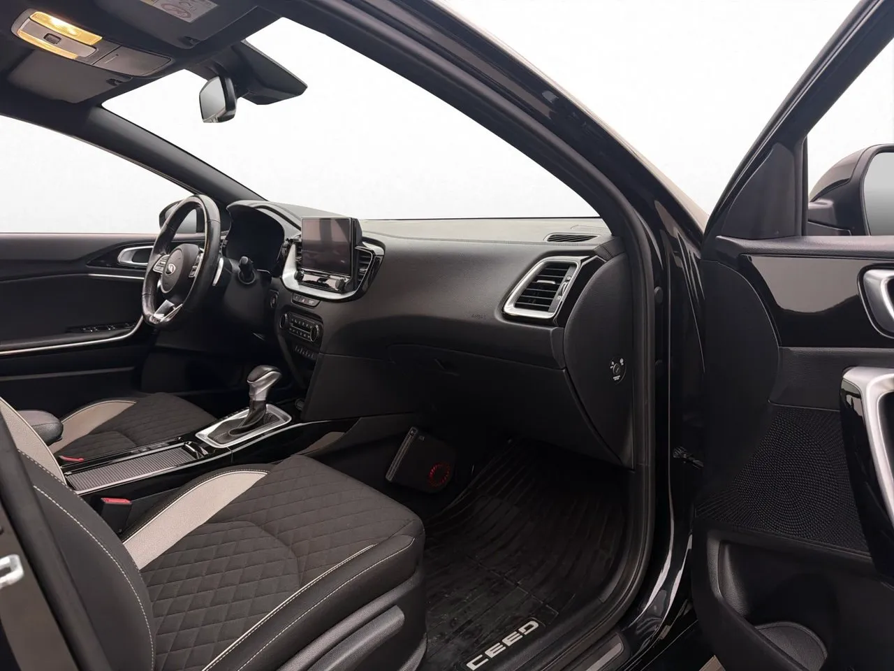 Vehicle image 21