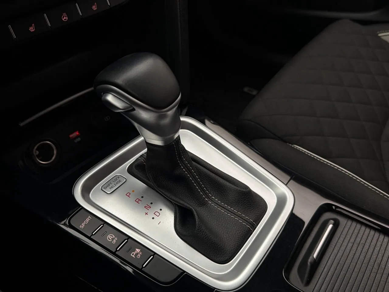 Vehicle image 18