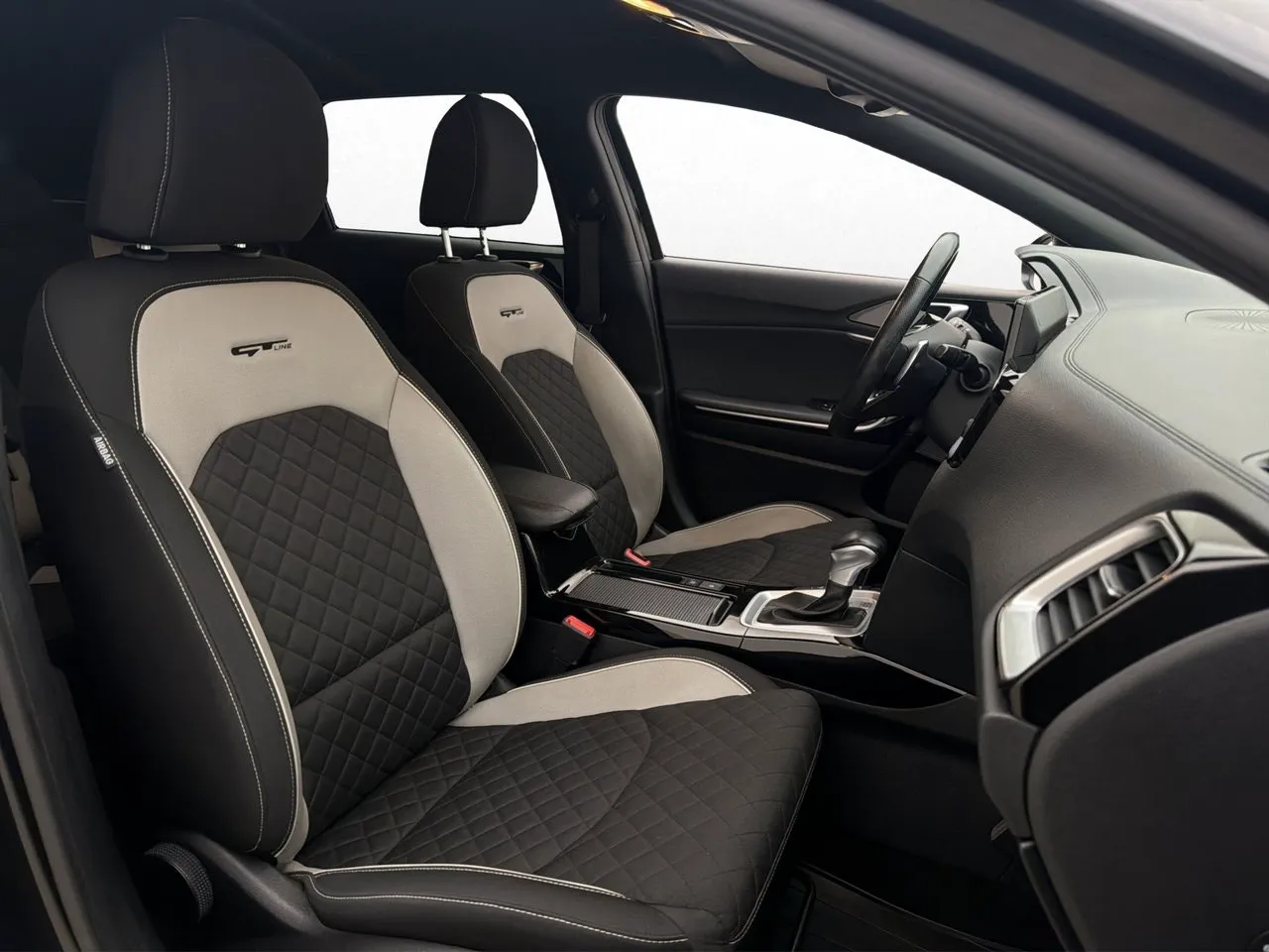 Vehicle image 20