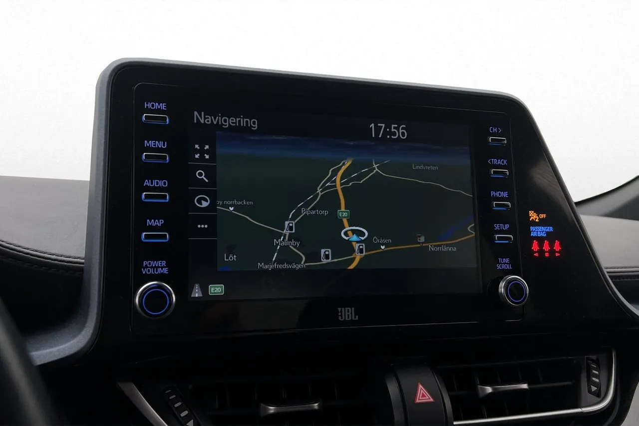 Vehicle image 18