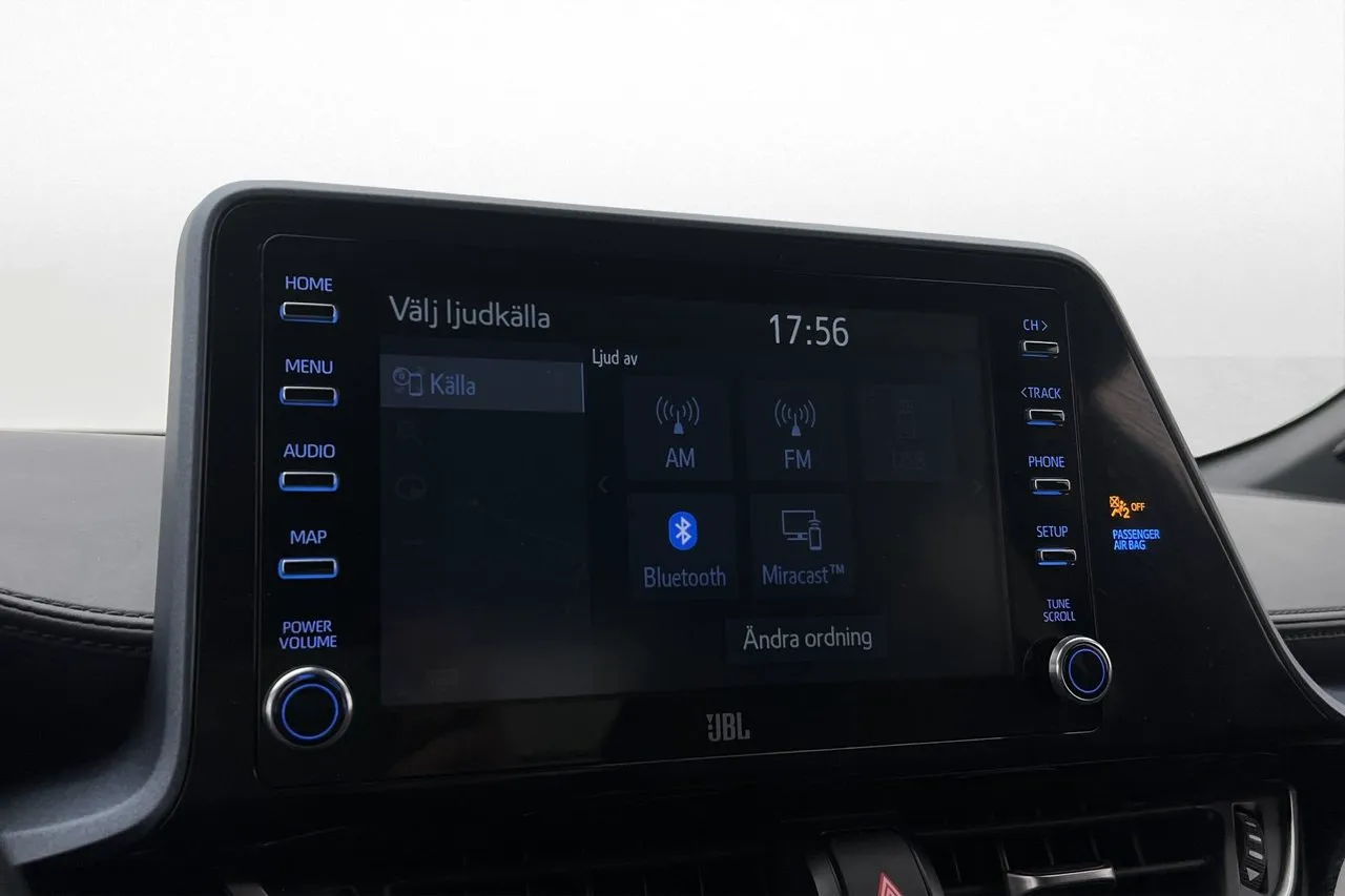 Vehicle image 19