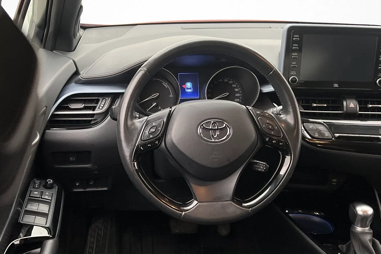 Vehicle image 10