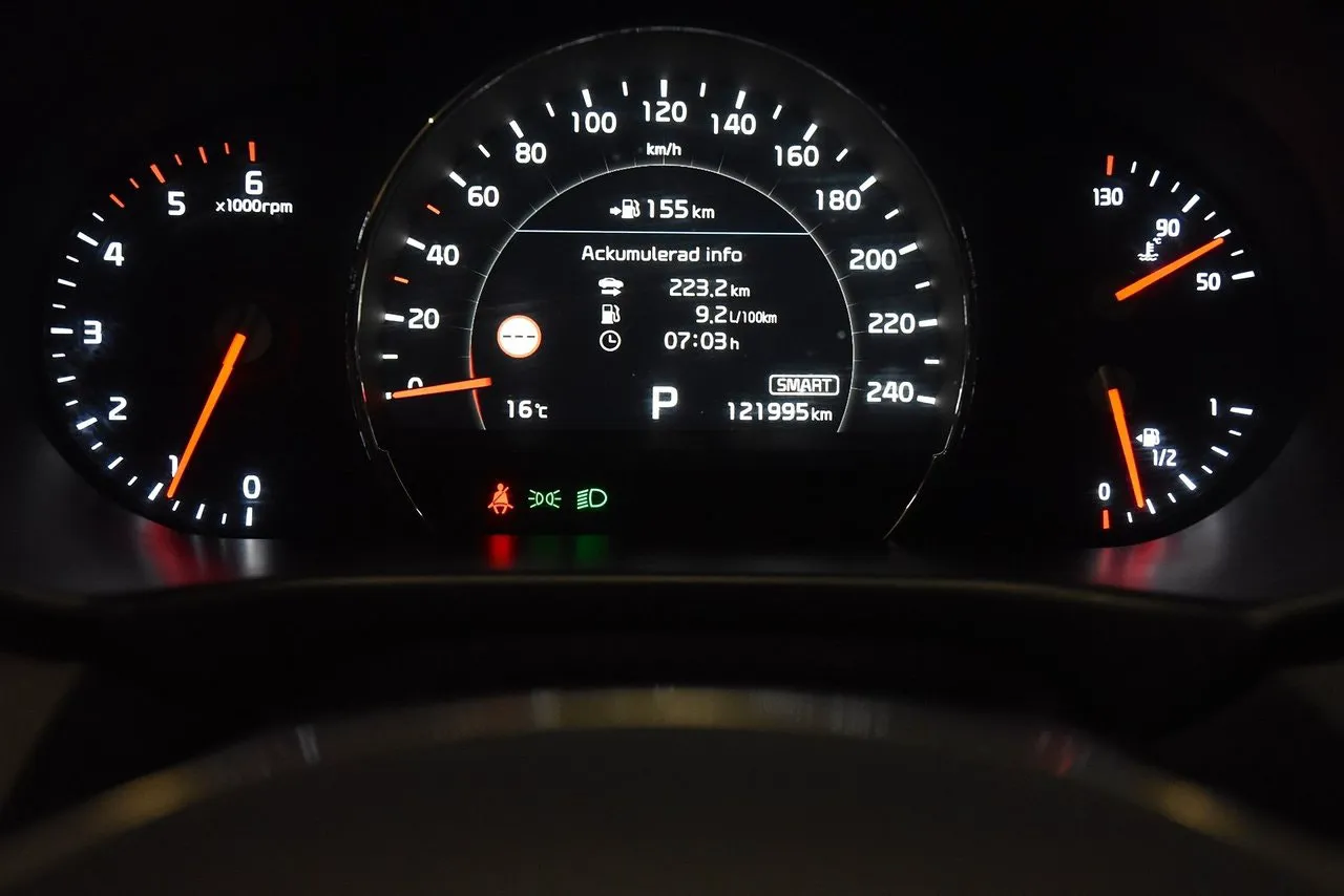 Vehicle image 18