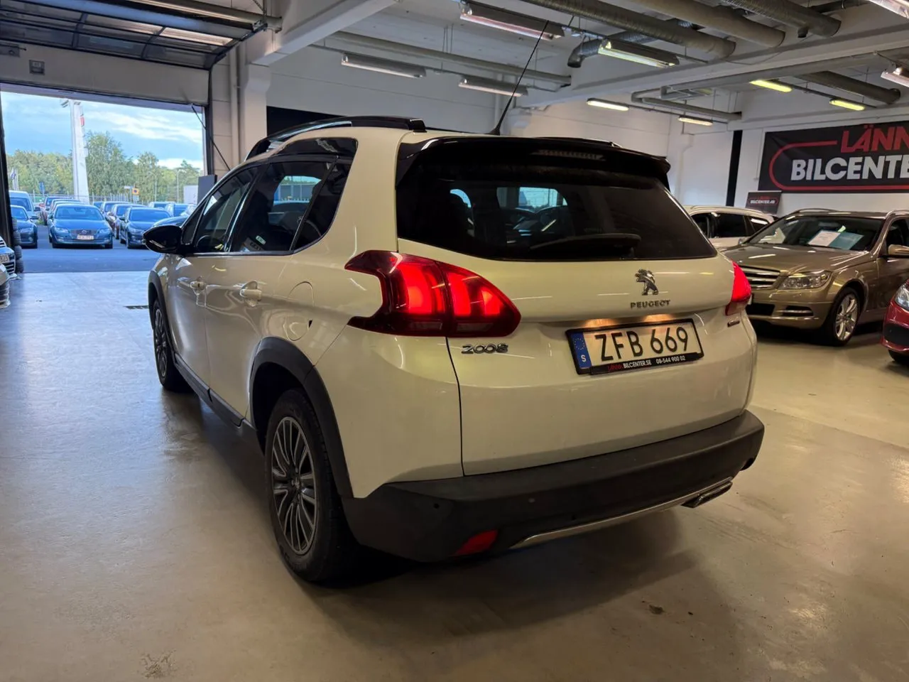 Vehicle image 8