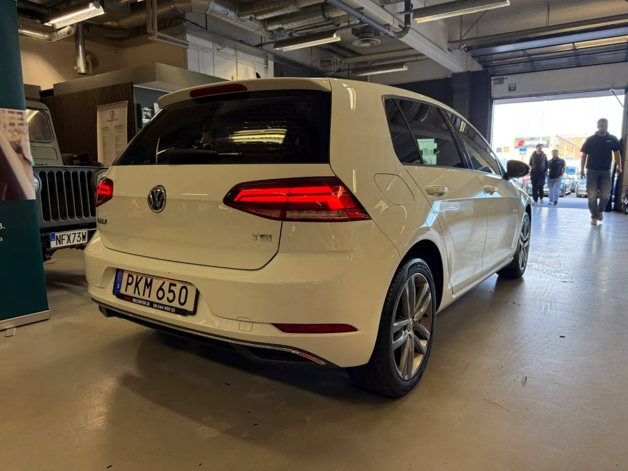 Vehicle image 5