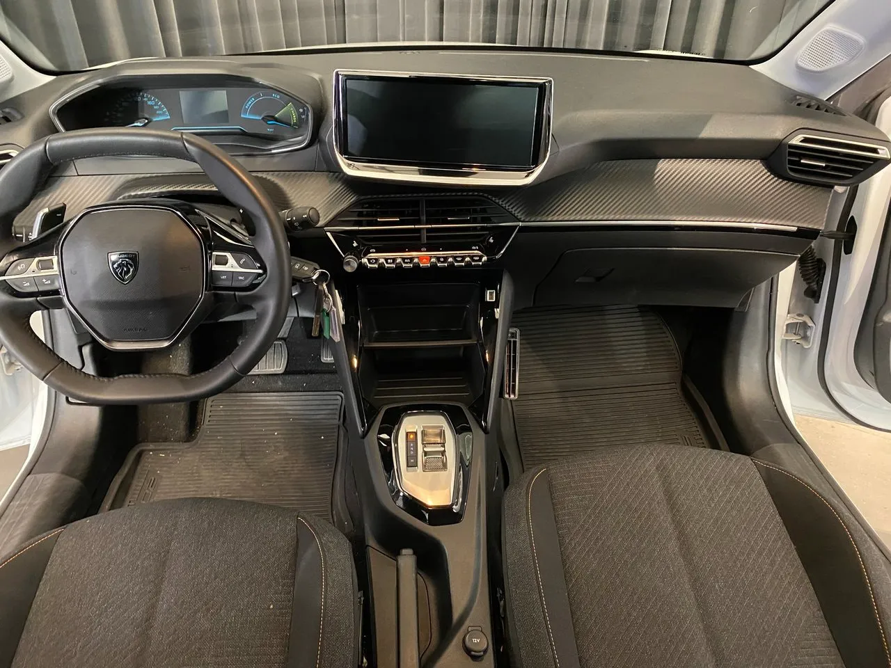Vehicle image 27