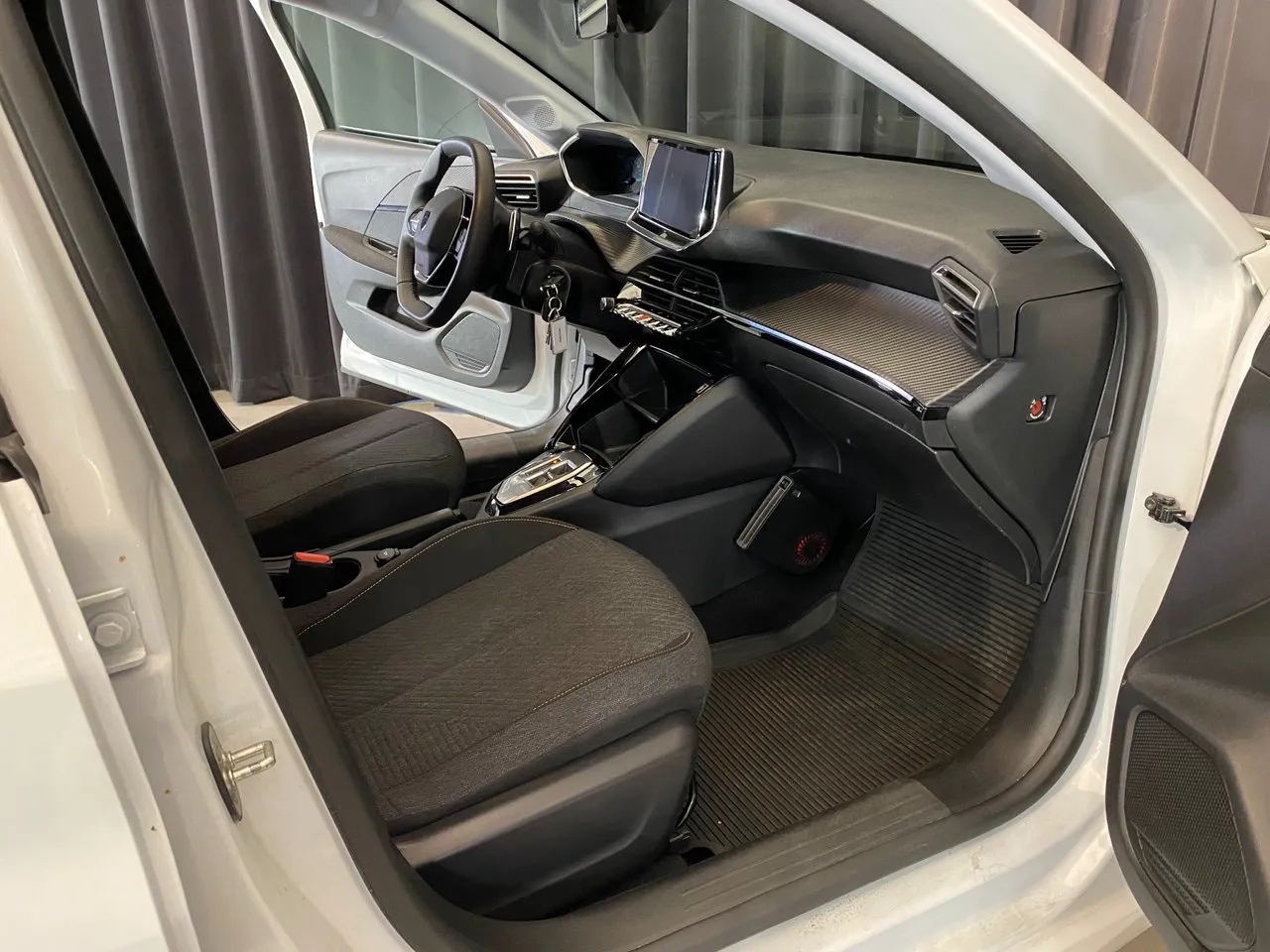 Vehicle image 25
