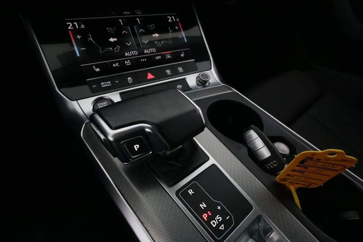 Vehicle image 21