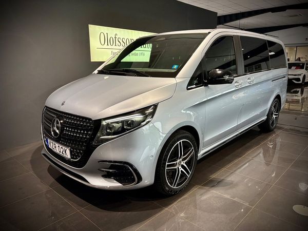 Mercedes V300 d 4MATIC AMG Läder Värmare El-dörrar 6sits - 2025