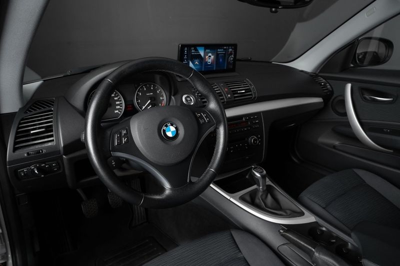 BMW 116 bild 8