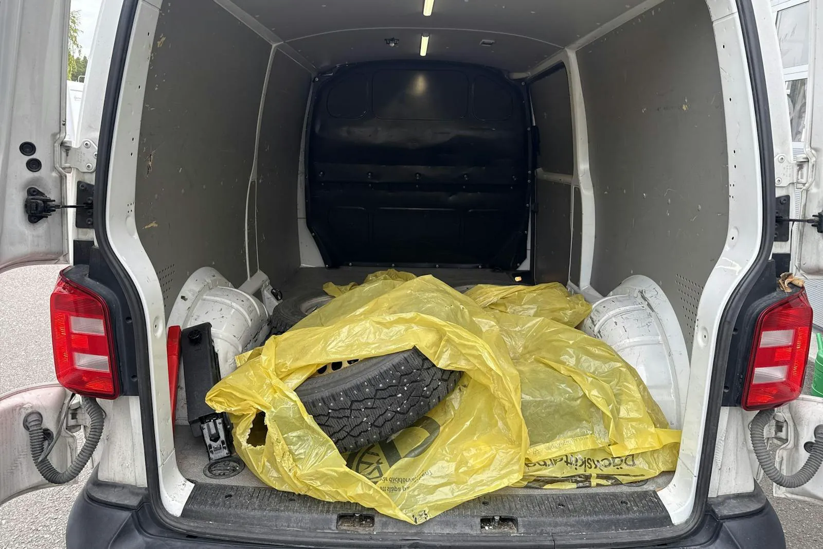Vehicle image 8