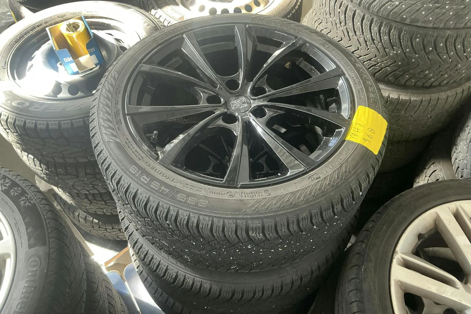 Vehicle image 18