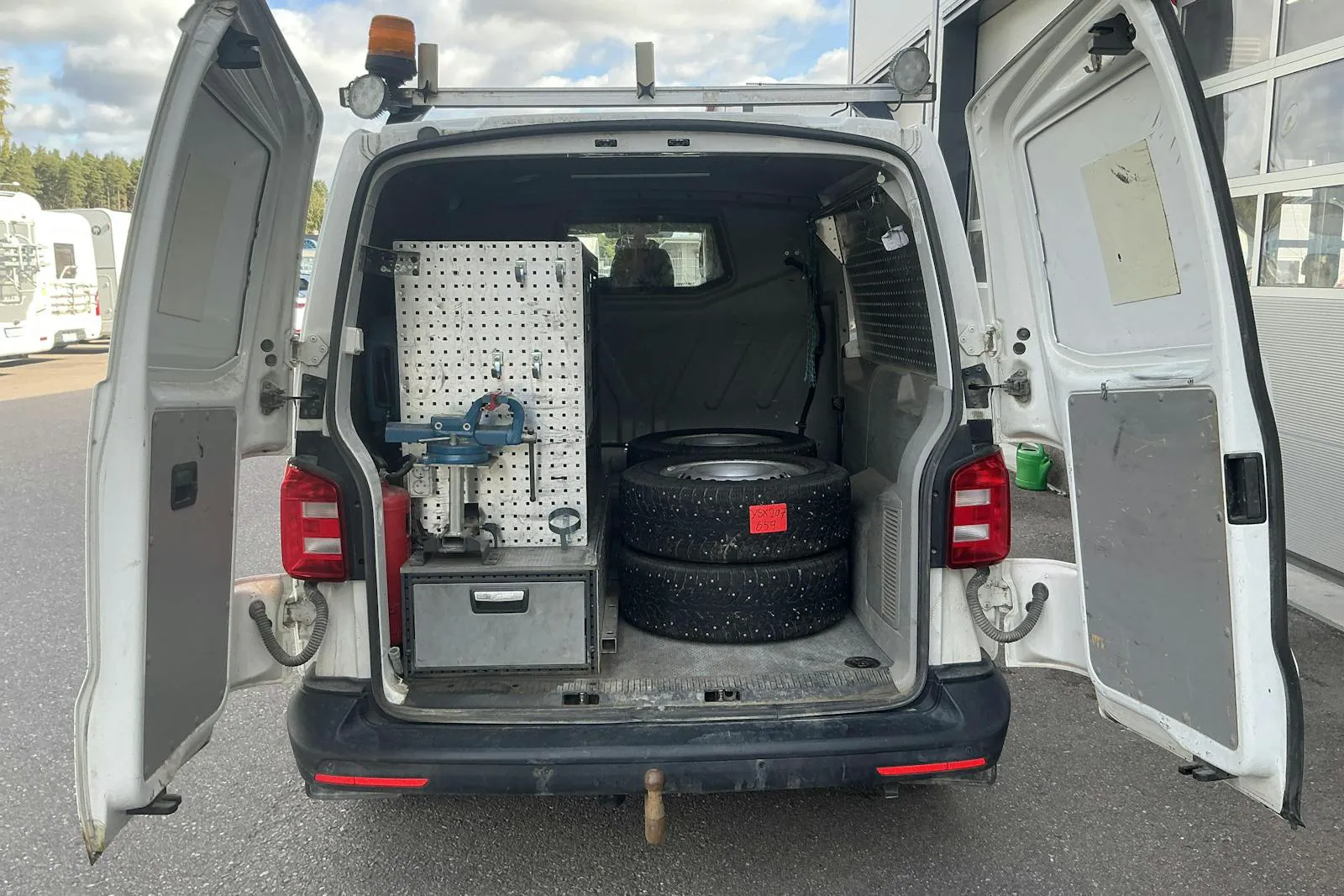 Vehicle image 7