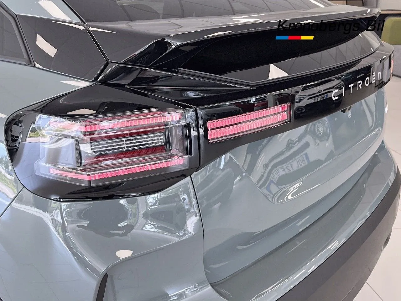 Vehicle image 20