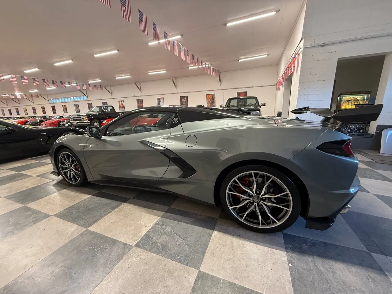 Vehicle image 6
