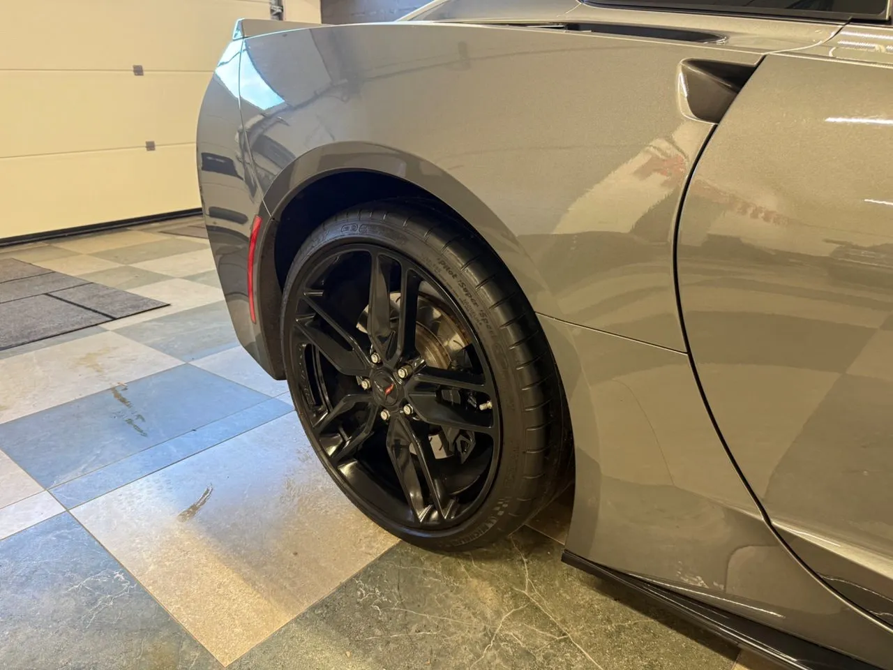 Vehicle image 14