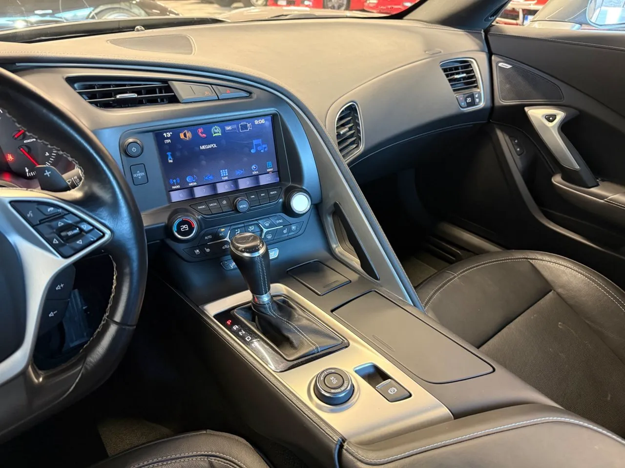 Vehicle image 30