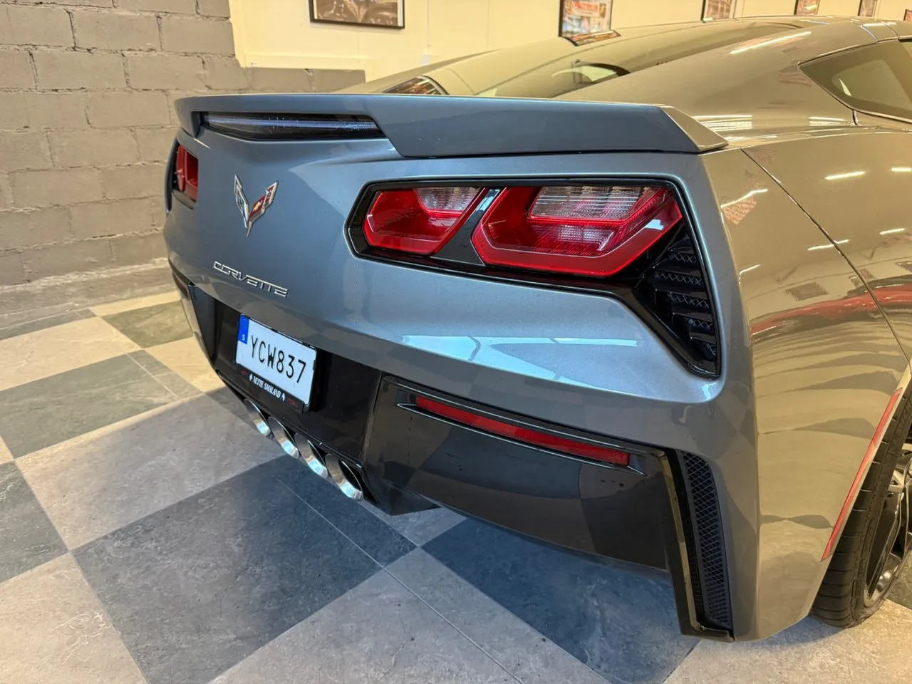 Vehicle image 19