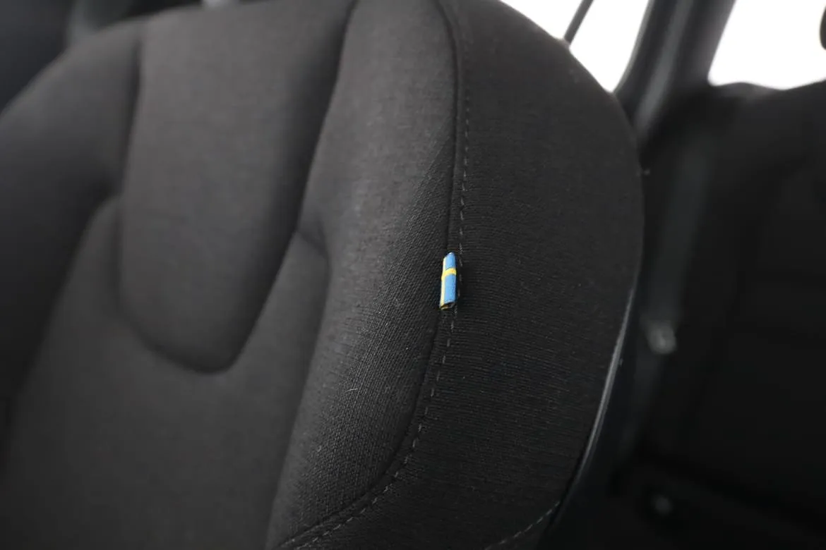Vehicle image 30