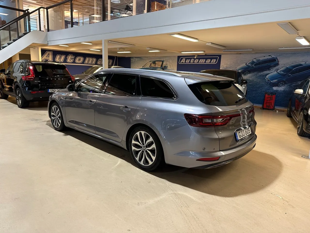 Vehicle image 7