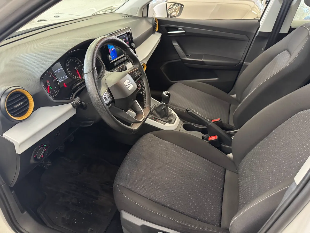 Vehicle image 17