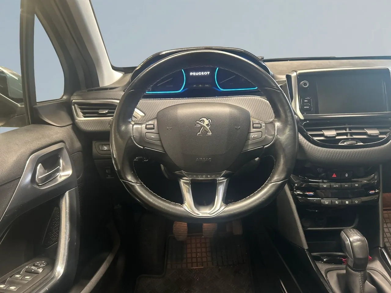 Vehicle image 8