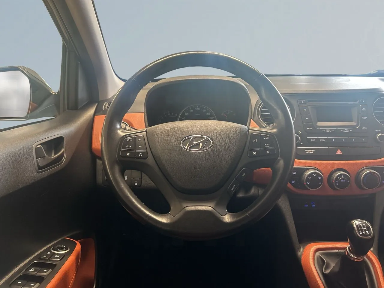 Vehicle image 8