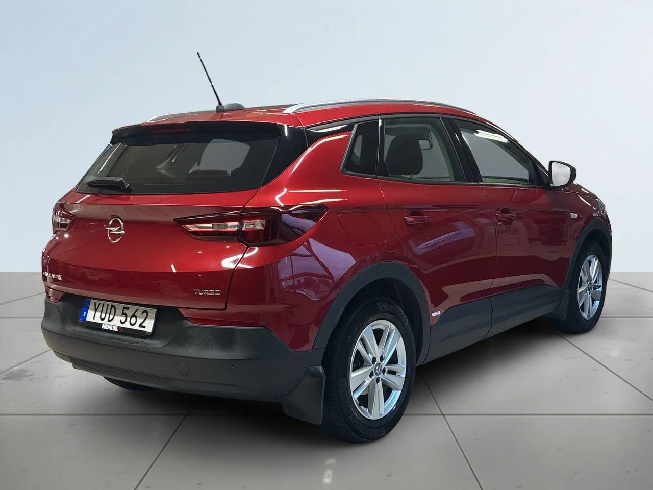 Vehicle image 5