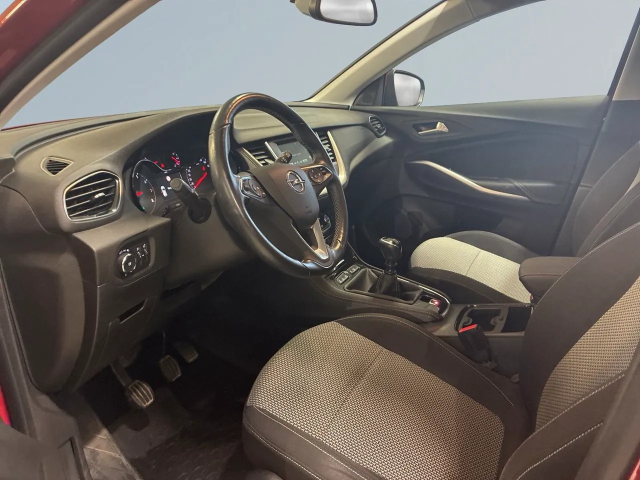 Vehicle image 6