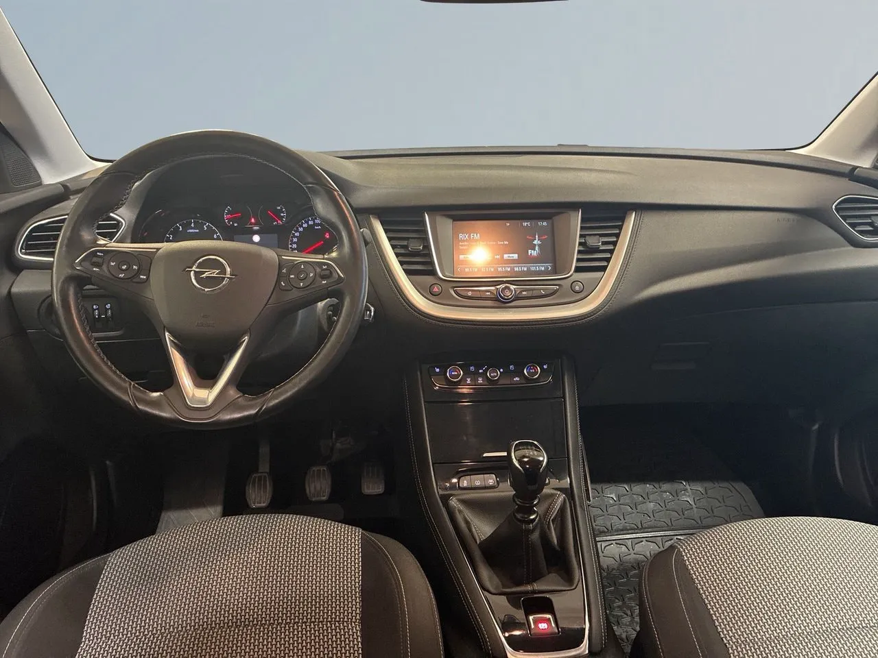 Vehicle image 7