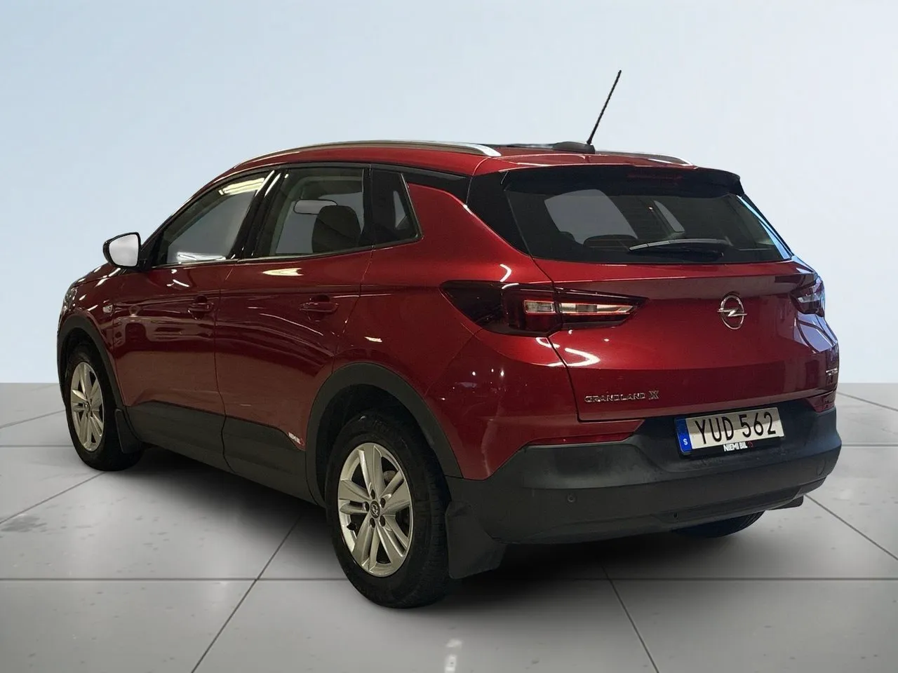 Vehicle image 4